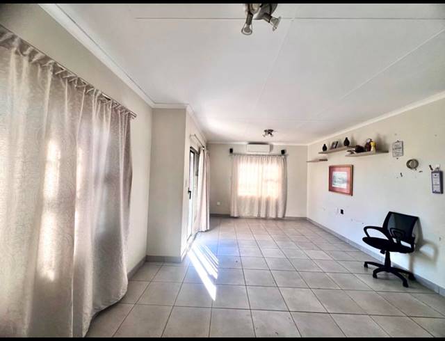 3 BEDROOM TOWNHOUSE FOR SALE IN BISHOPSTOWE